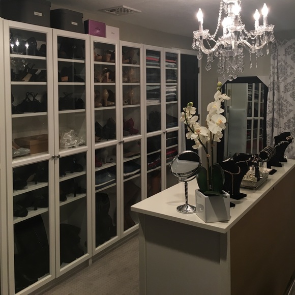 Meet your Posher, Michelle - Picture 3 of 5